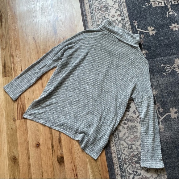 Roolee Gray White Striped Turtleneck Sweater Small - Picture 2 of 5